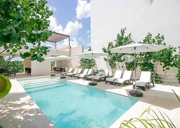 Bay With Access To The 7 Rooftop Pools