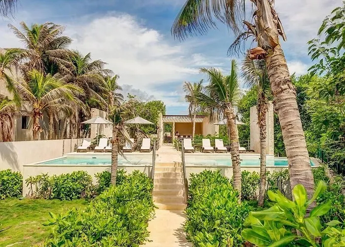 Bay With Access To The 7 Rooftop Pools